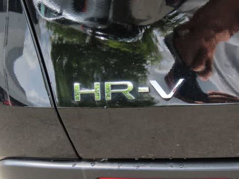 Used 2023 Honda HR-V LX image 7
