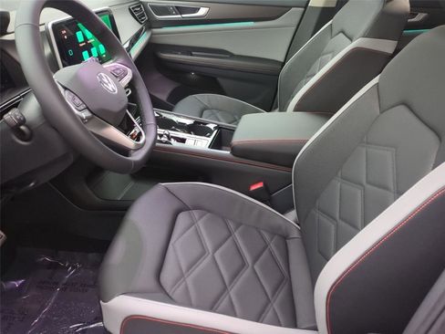 New 2026 Volkswagen Atlas Peak Edition AWD/4WD image 16