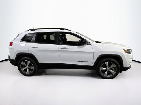 Used 2022 Jeep Cherokee Limited image 4