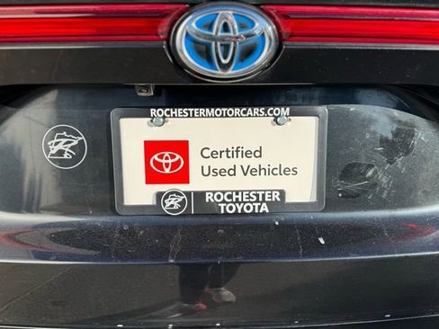 Certified 2022 Toyota Venza XLE image 44