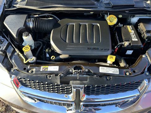 Used 2019 Dodge Grand Caravan SXT image 28