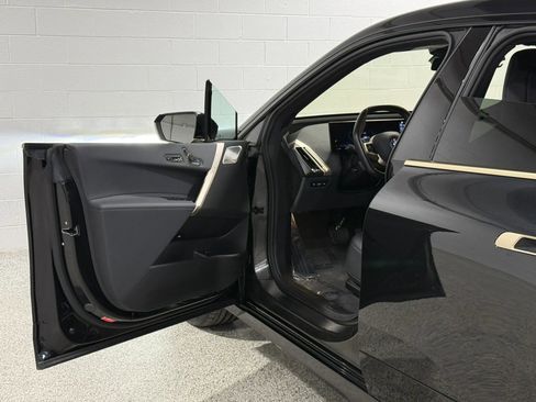 Used 2023 BMW iX M60 AWD/4WD image 10