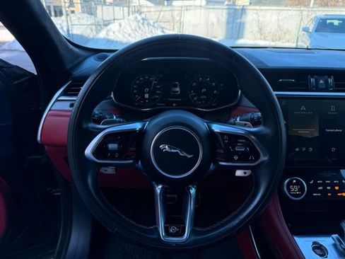 Used 2023 Jaguar F-PACE SVR image 26