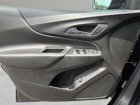 Used 2022 Chevrolet Equinox LT FWD image 17