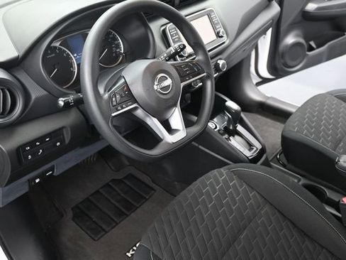 Used 2022 Nissan Kicks S image 13