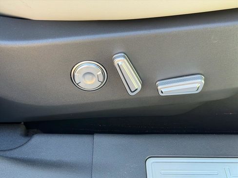 New 2026 Lincoln Nautilus Reserve image 13