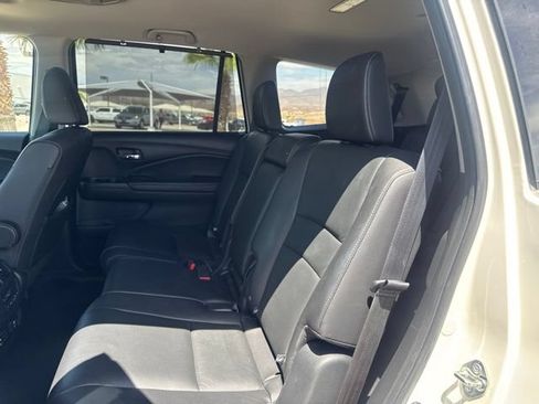 Used 2018 Honda Pilot Touring image 10