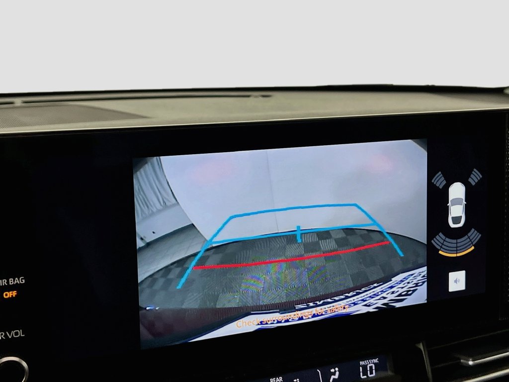Used 2025 Toyota Sienna XLE w/ XLE Plus Package AWD/4WD image 13