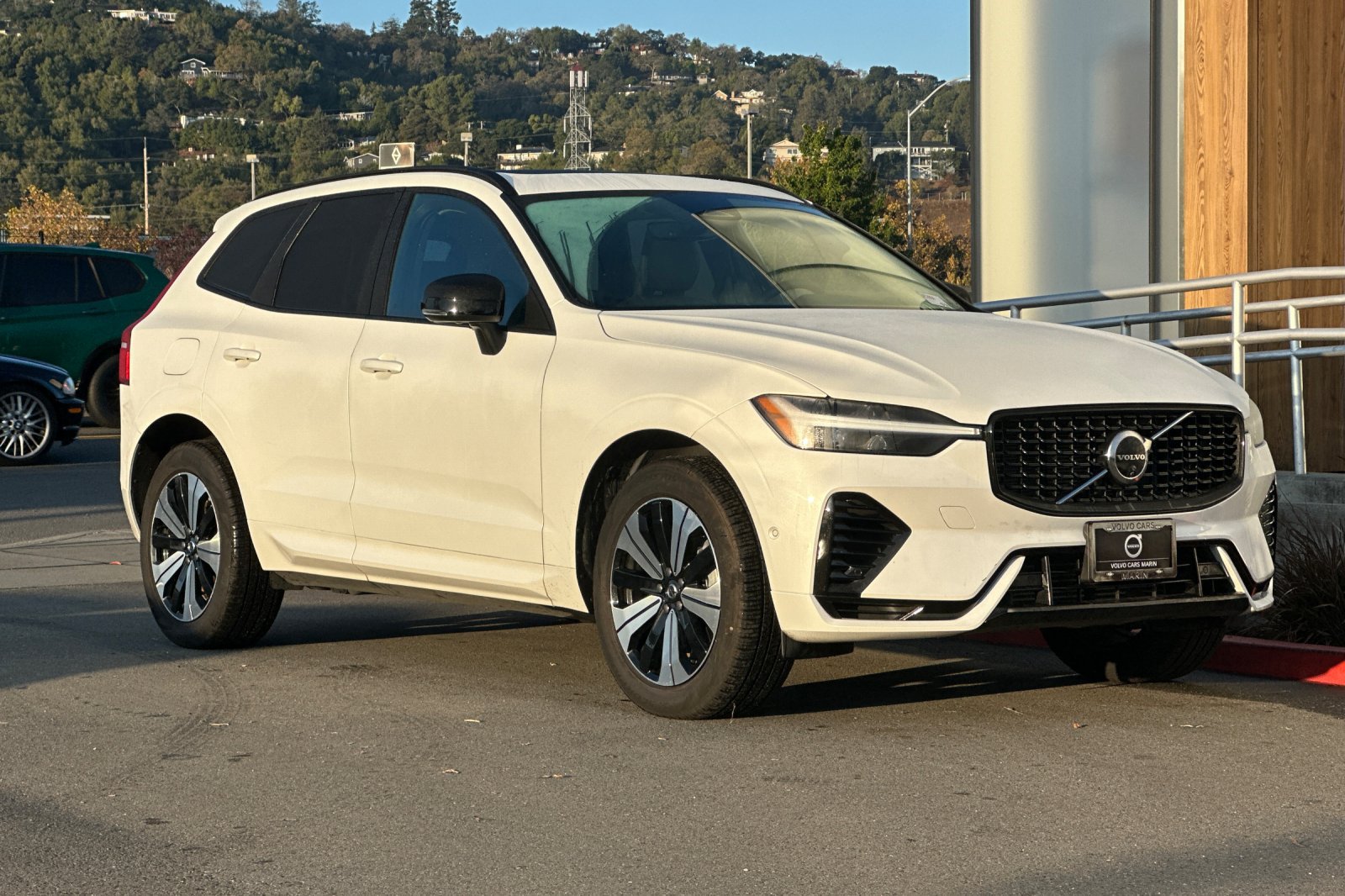 Certified 2024 Volvo XC60 T8 Plus AWD/4WD image 10
