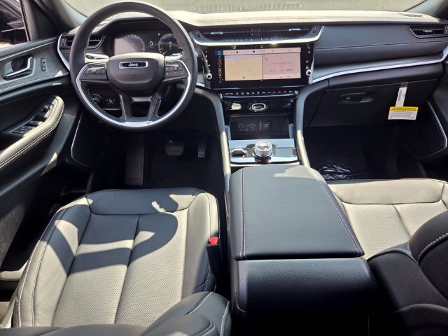 New 2027 Jeep Grand Cherokee Limited AWD/4WD image 14