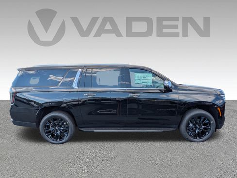 New 2025 Chevrolet Suburban Premier image 28