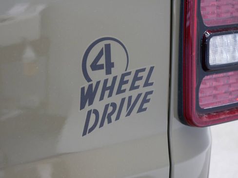 New 2025 Jeep Gladiator Willys image 14