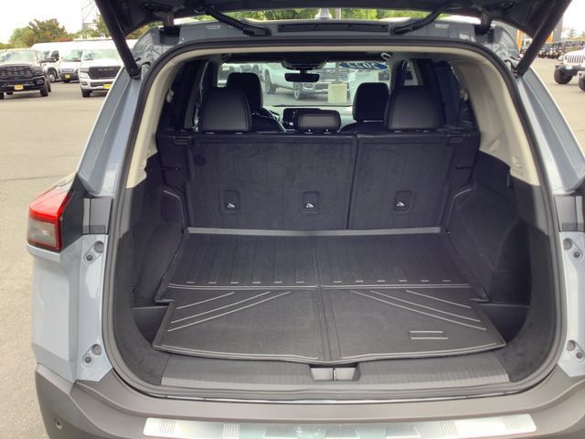 Used 2022 Nissan Rogue Platinum w/ Head-Up Display Package FWD image 29