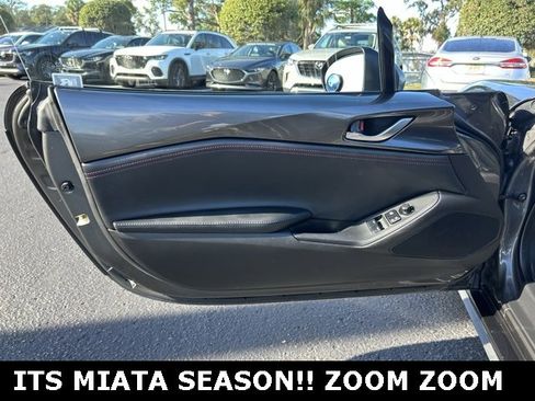 Used 2017 MAZDA MX-5 Miata RF Grand Touring image 12