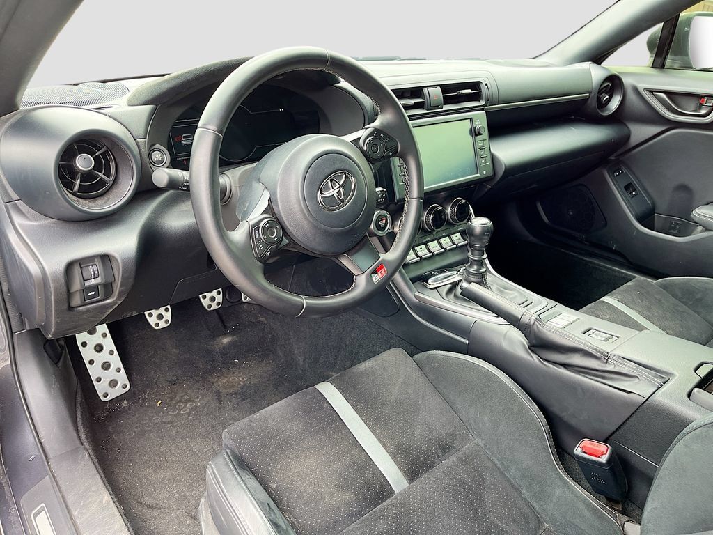 Used 2023 Toyota GR86 Premium RWD image 9