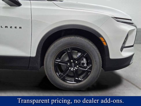 New 2025 Chevrolet Blazer LT w/ Midnight/Sport Edition FWD image 11