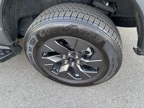 Used 2024 Ford F150 Lightning Lariat image 36