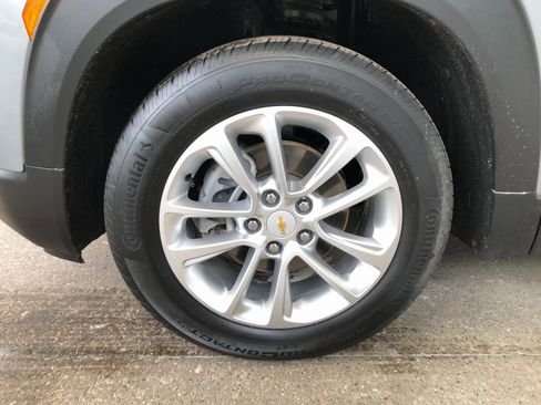 Used 2024 Chevrolet TrailBlazer LS w/ LS Convenience Package image 4