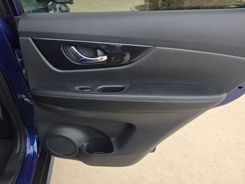 Used 2019 Nissan Rogue SL image 26