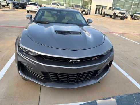 Used 2020 Chevrolet Camaro SS RWD image 2