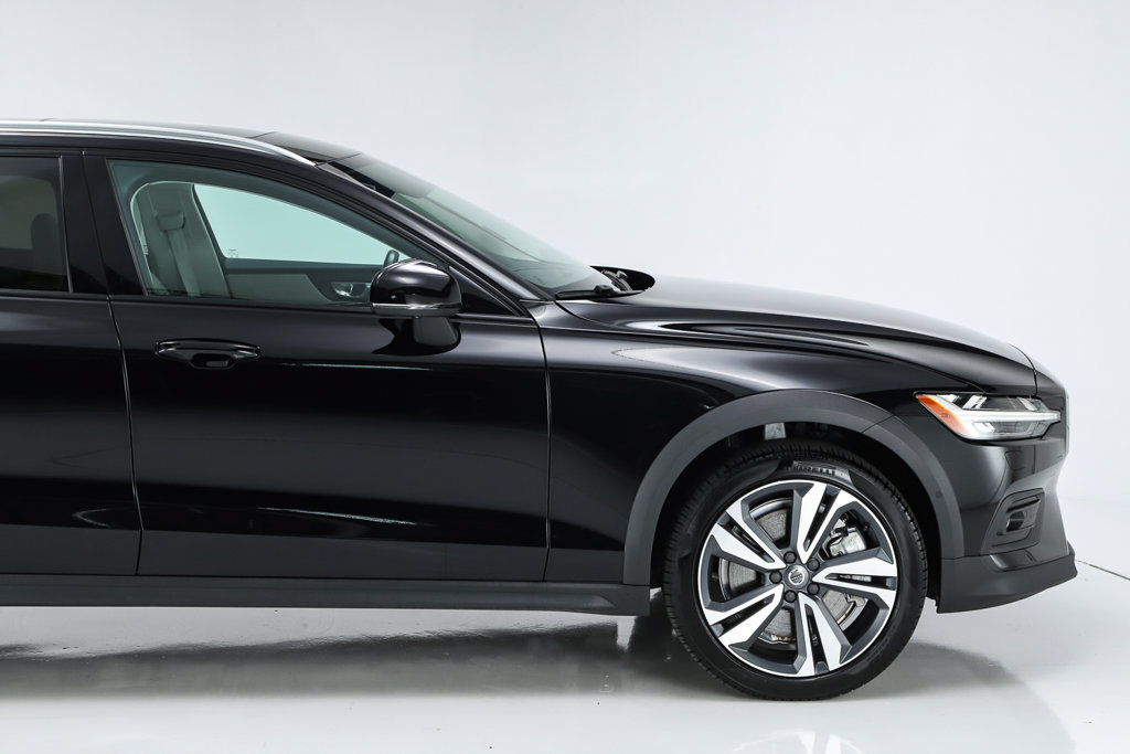Used 2024 Volvo V60 B5 Cross Country Plus w/ Protection Package Premier AWD/4WD image 55