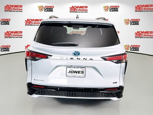 Certified 2025 Toyota Sienna XSE AWD/4WD image 17