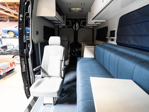 Used 2021 Mercedes-Benz Sprinter 2500 w/ Premium Plus Package image 51