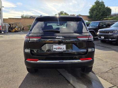New 2025 Jeep Grand Cherokee Laredo image 4