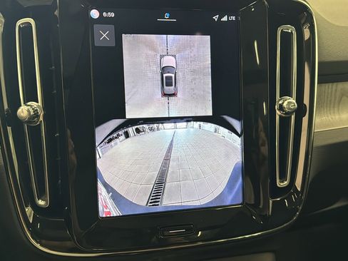 New 2026 Volvo XC40 B5 Ultra w/ Climate Package image 18