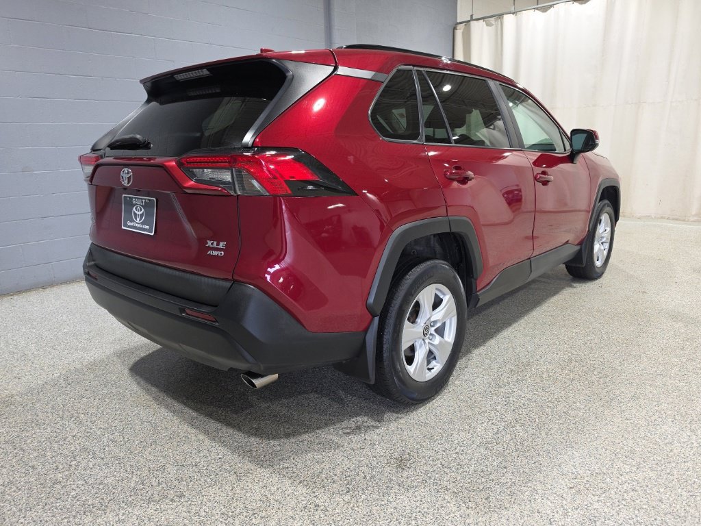 Certified 2021 Toyota RAV4 XLE w/ Convenience Package AWD/4WD image 3