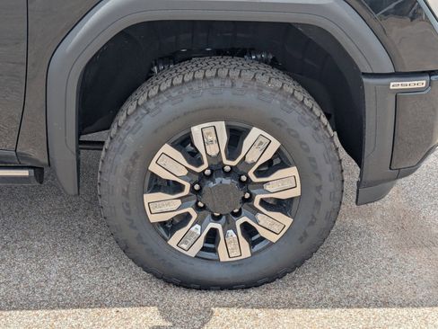 New 2025 GMC Sierra 2500 Denali w/ Denali Reserve Package image 28