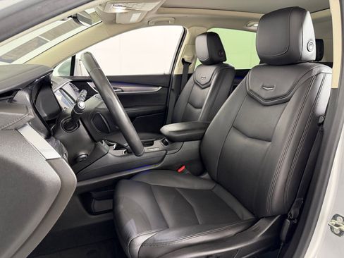 Used 2019 Cadillac XT5 Premium Luxury image 3