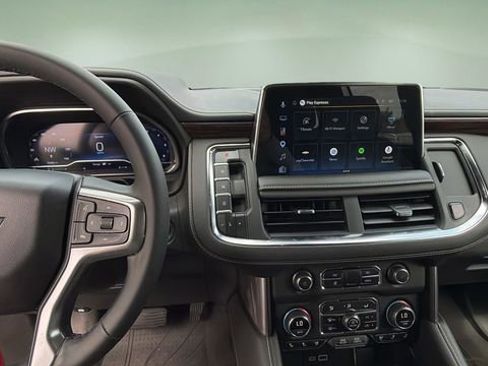Used 2024 Chevrolet Suburban Premier w/ Premium Package AWD/4WD image 10
