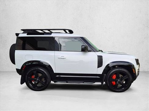 Used 2023 Land Rover Defender 90 SE AWD/4WD image 4