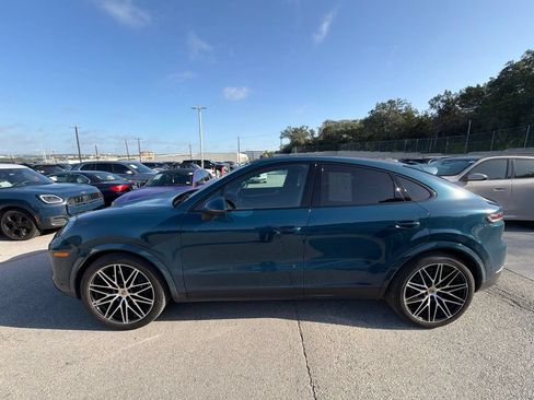 Used 2024 Porsche Cayenne Coupe AWD/4WD image 3