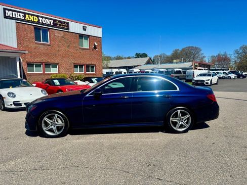 Used 2018 Mercedes-Benz E 300 4MATIC image 4