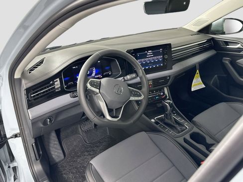 New 2025 Volkswagen Jetta SE image 9