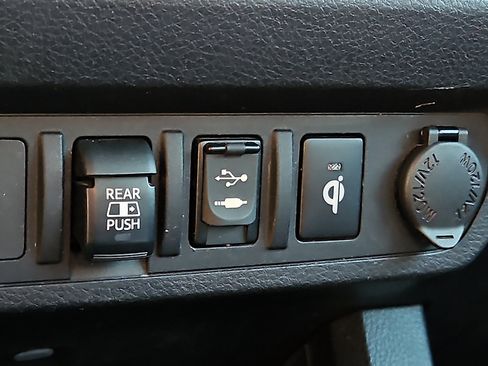 Used 2019 Toyota Tacoma TRD Sport image 23