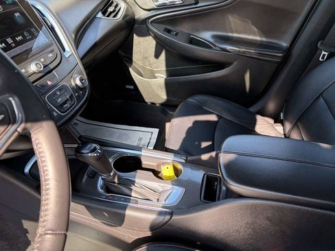 Used 2016 Chevrolet Malibu LT w/ Leather Package FWD image 13