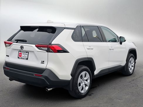 Used 2025 Toyota RAV4 LE image 5