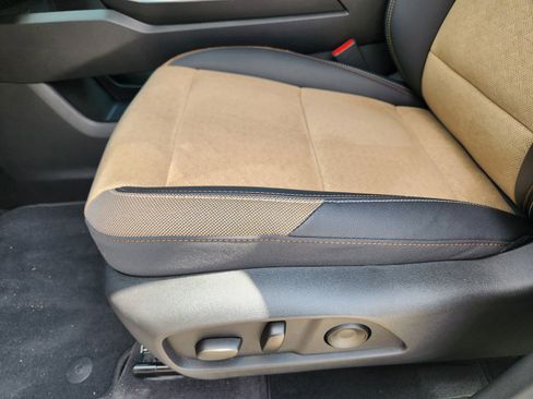 Used 2025 Chevrolet Equinox ACTIV w/ Convenience Package III FWD image 21