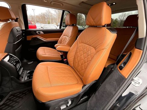 Used 2025 BMW X7 xDrive40i w/ Premium Package image 22