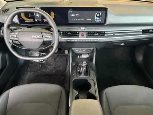 Used 2025 Kia K4 FWD image 14