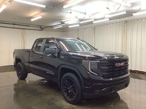 Used 2023 GMC Sierra 1500 Pro w/ Graphite Edition AWD/4WD image 3