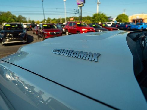 Used 2017 GMC Sierra 3500 SLT w/ Duramax Plus Package AWD/4WD image 8