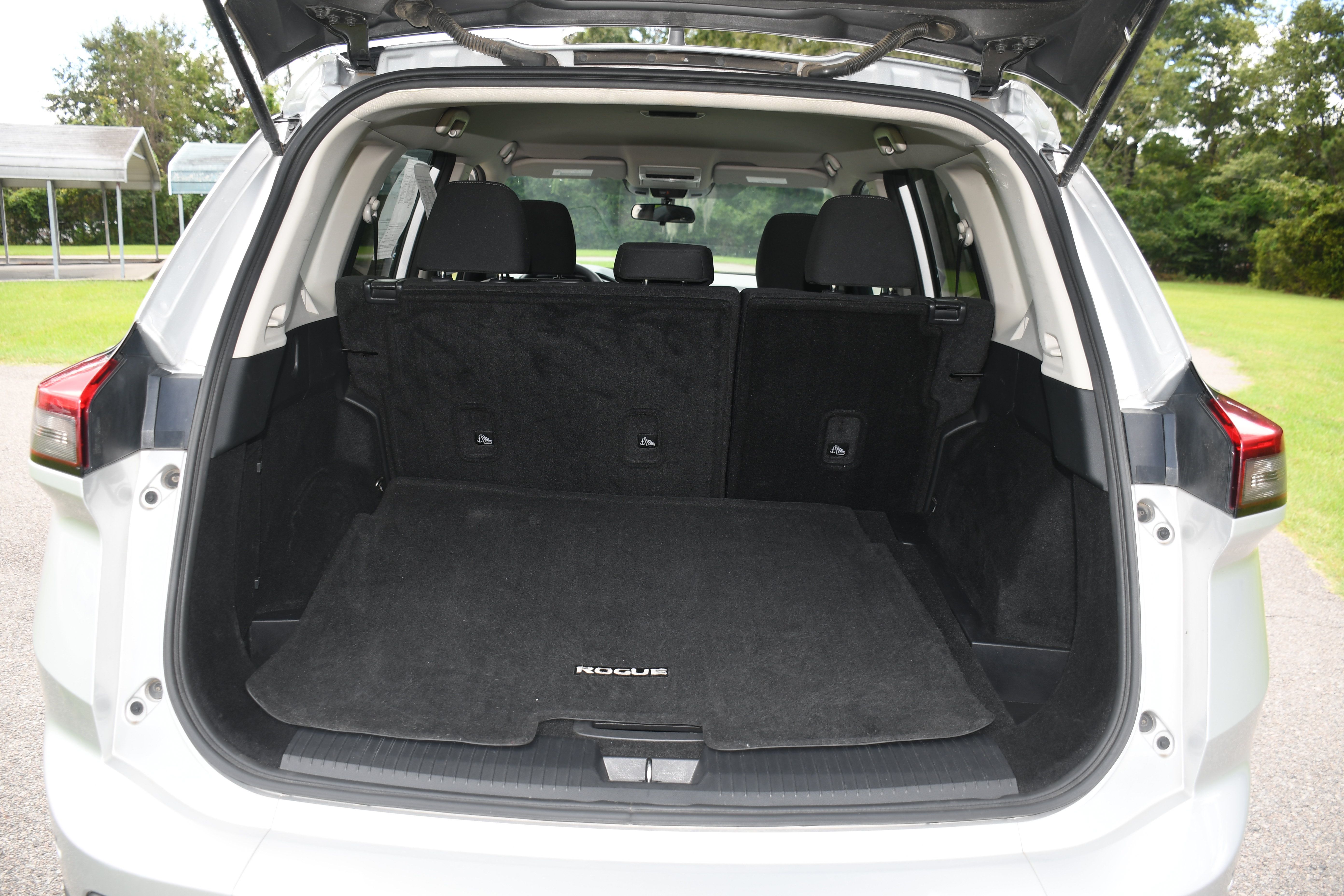 Used 2024 Nissan Rogue S FWD image 16