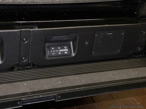 Used 2022 GMC Sierra 2500 Denali w/ Denali Black Diamond Edition image 7