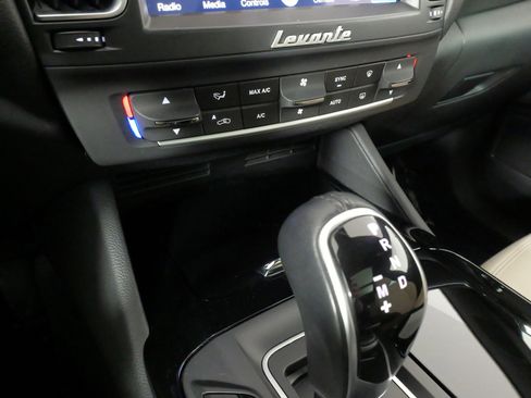 Used 2018 Maserati Levante image 56