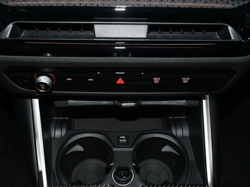 Used 2025 BMW M2 w/ Lighting Package RWD image 36