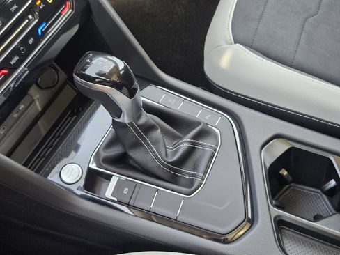 New 2026 Volkswagen Taos SE FWD image 21